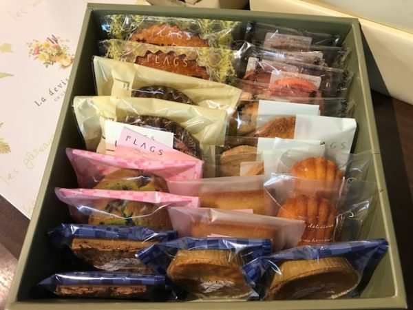お盆のお供え 手土産はお決まりですか 栃木県宇都宮市 Flags 美味しいケーキ 焼き菓子 しもぐりんぐ 似顔絵ケーキ ウェディングケーキ